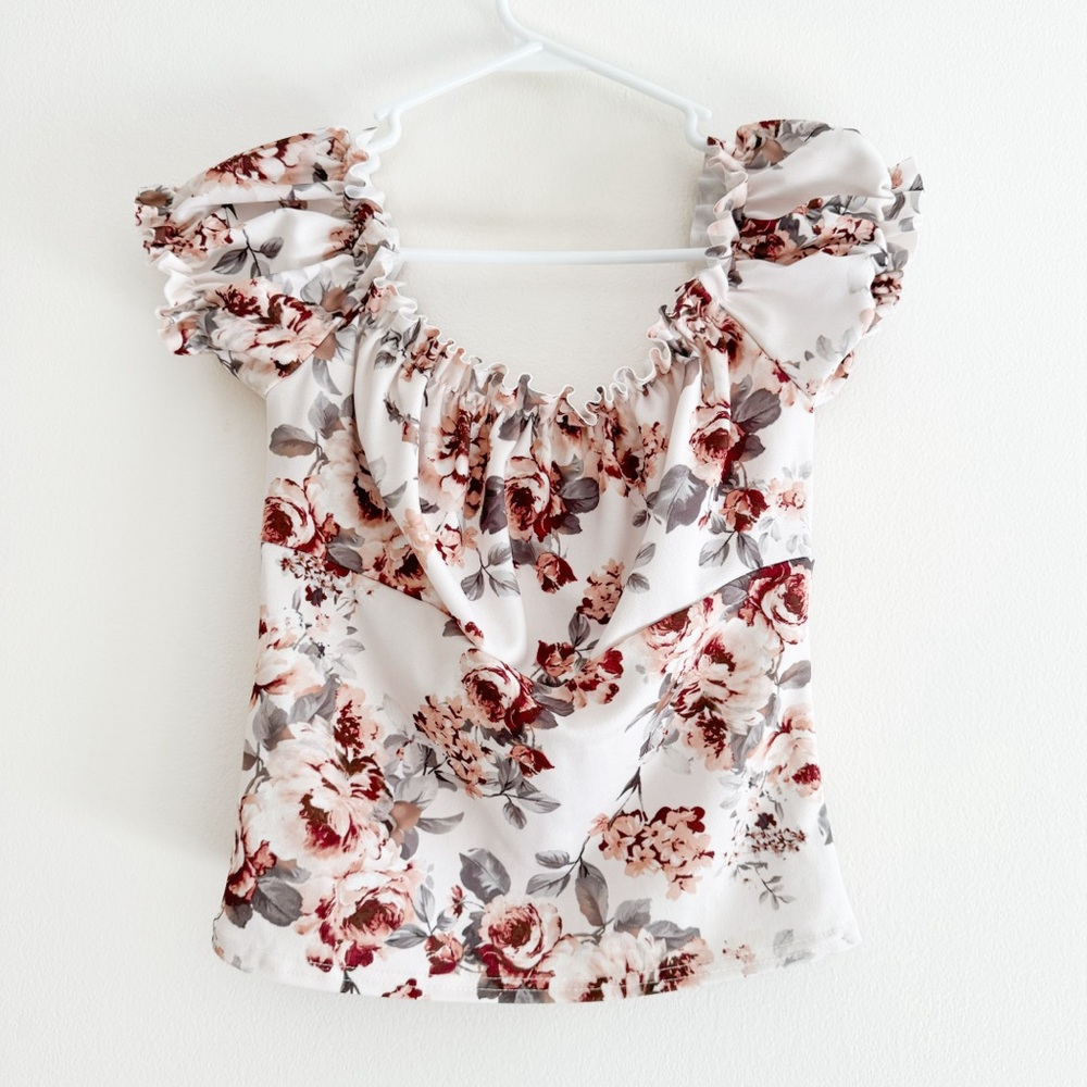 Missguided Floral Ruffle Hem Top - Picture 2 of 4